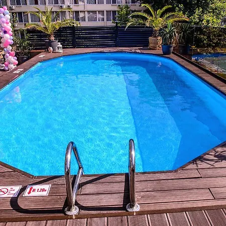 Richmond Mamaia