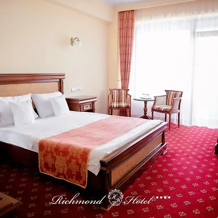 Richmond Mamaia
