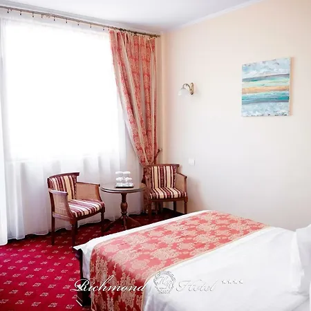 Richmond 4*